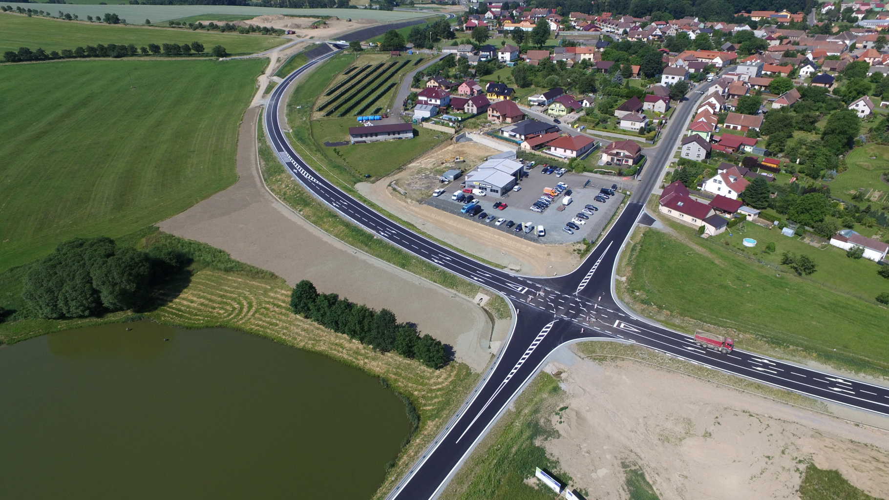 Dokončili jsme obchvat Lukavce, řidičům usnadní cestu k dálnici a zklidní dopravu v obci - CZ
