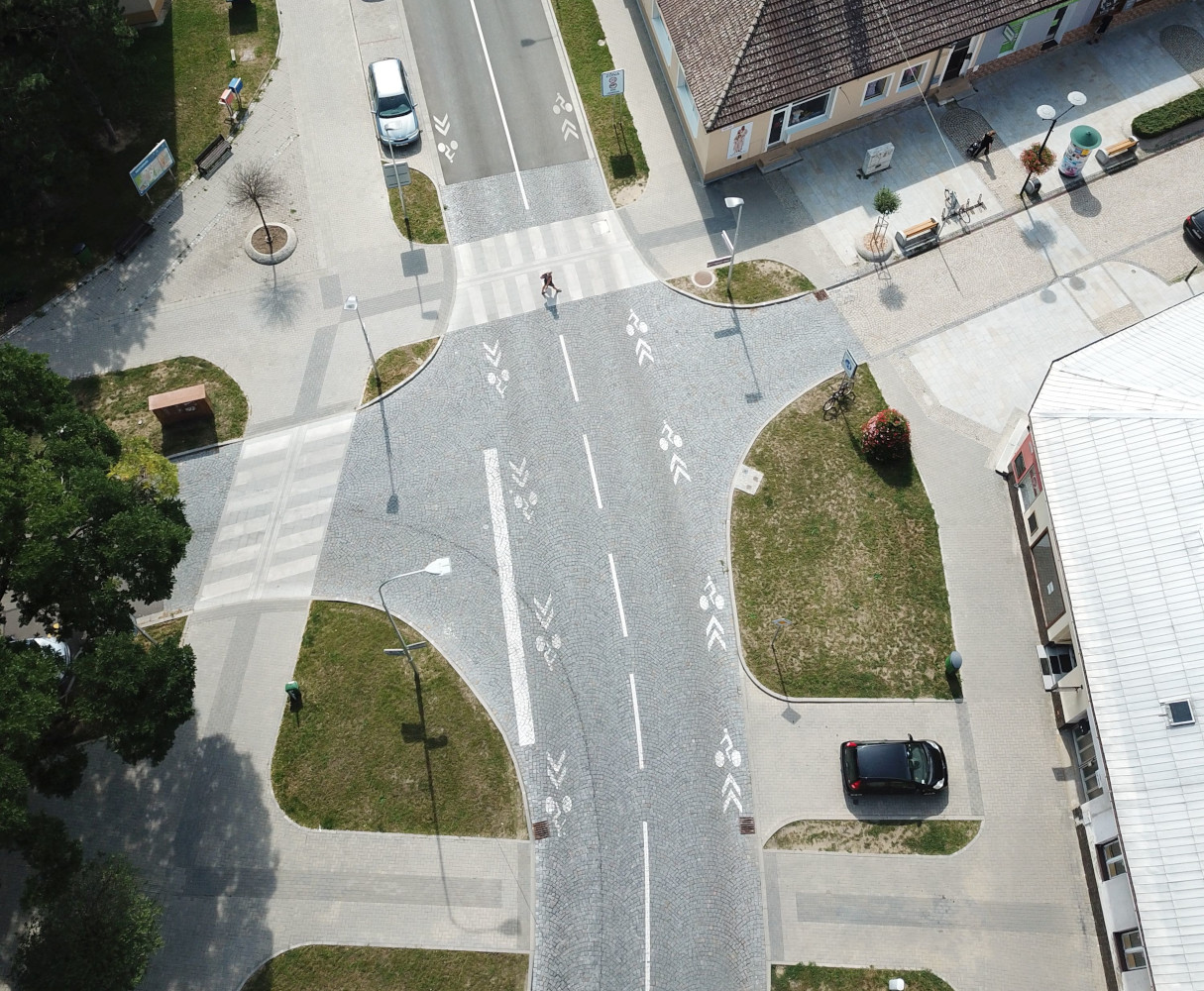 Hodonín – rekonstrukce ul. Dobrovolského  - Wegen- en bruggenbouw