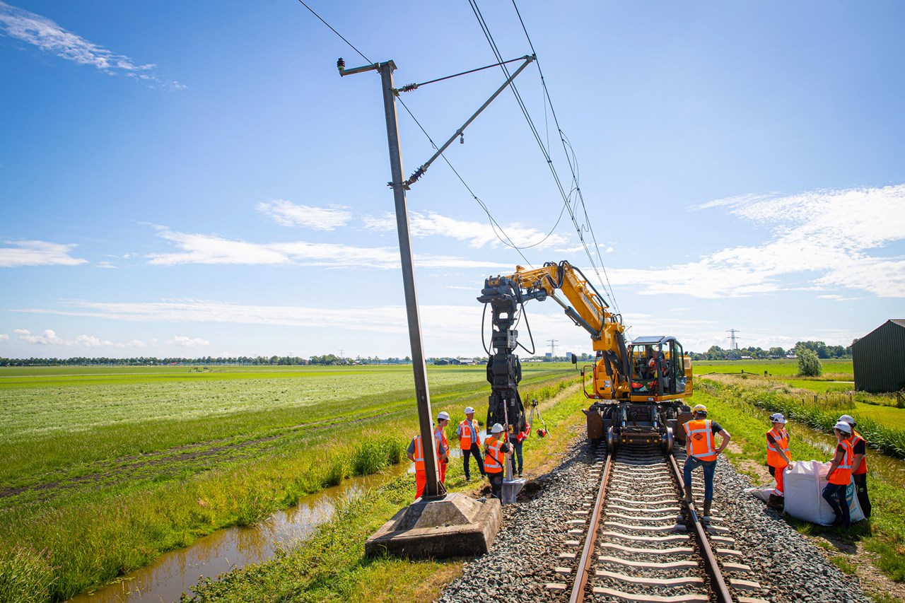Vernieuwde fundamenten, Heerhugowaard-Enkhuizen - Spoorwegbouw Vernieuwde fundamenten, Heerhugowaard-Enkhuizen - Spoorwegbouw