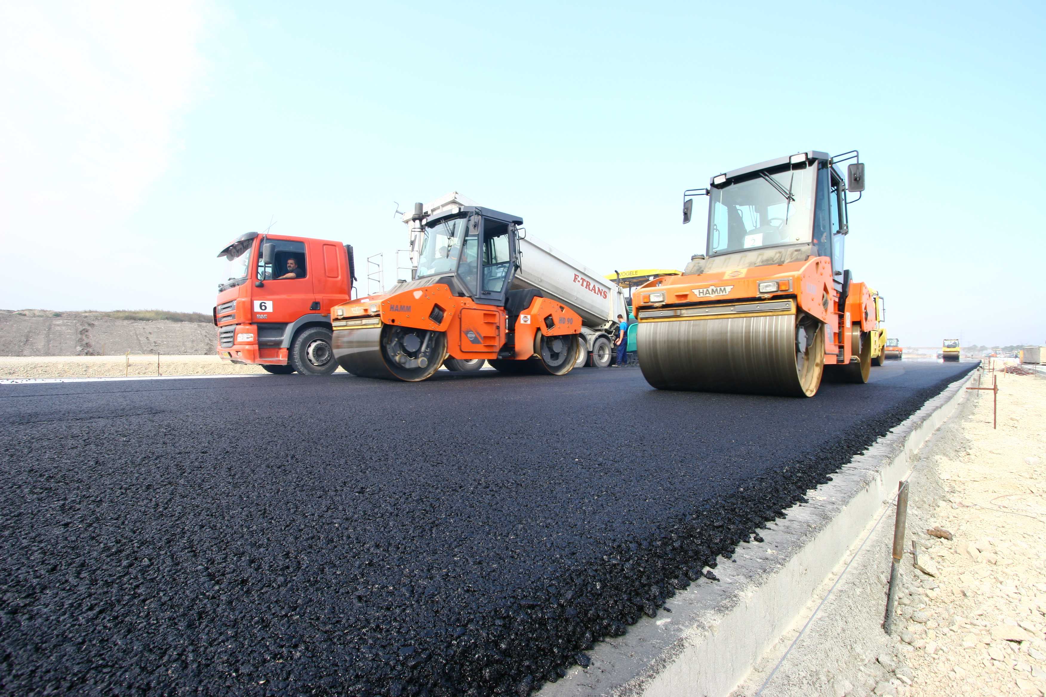 M6 autópálya  - Wegen- en bruggenbouw