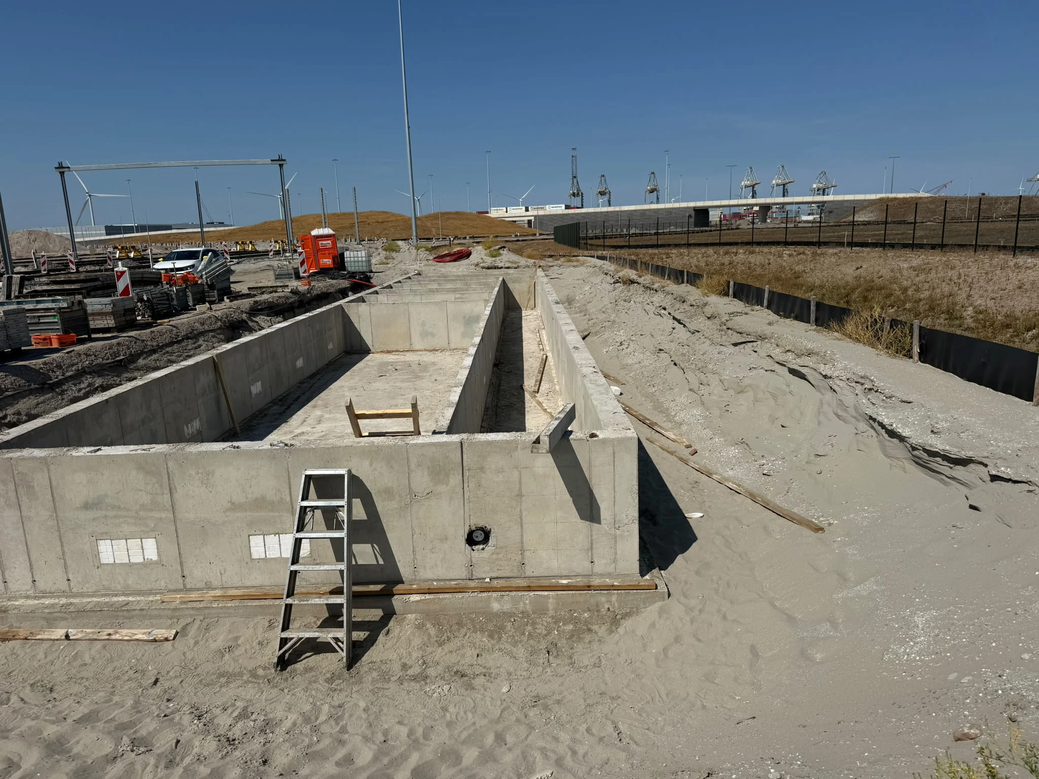 Relaishuis 100 Ontkist