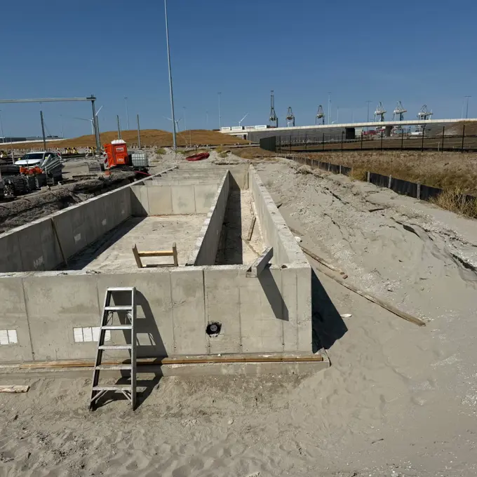 Relaishuis 100 Ontkist
