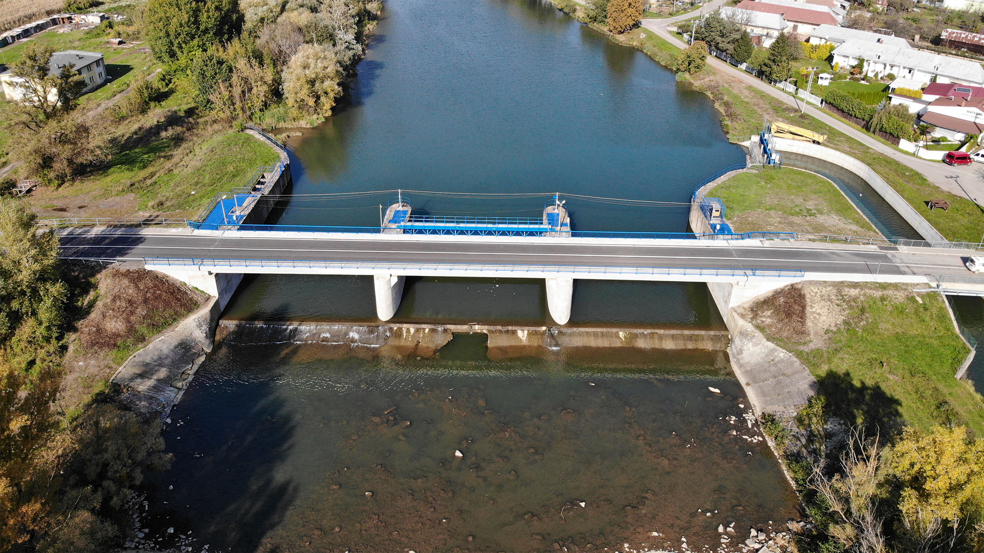Výstavba mostov, Krivostany - Wegen- en bruggenbouw