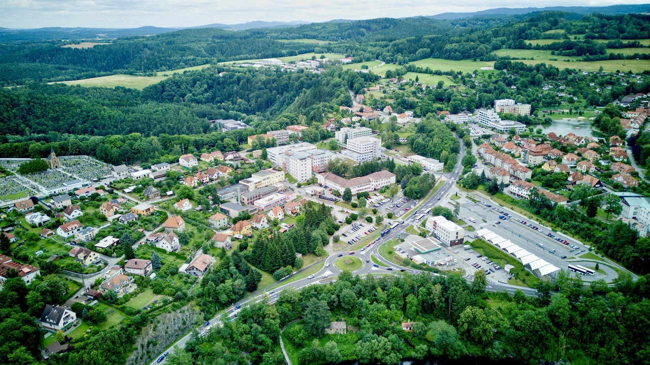 Český Krumlov – výstavba okružní křižovatky pod autobusovým nádražím - Wegen- en bruggenbouw