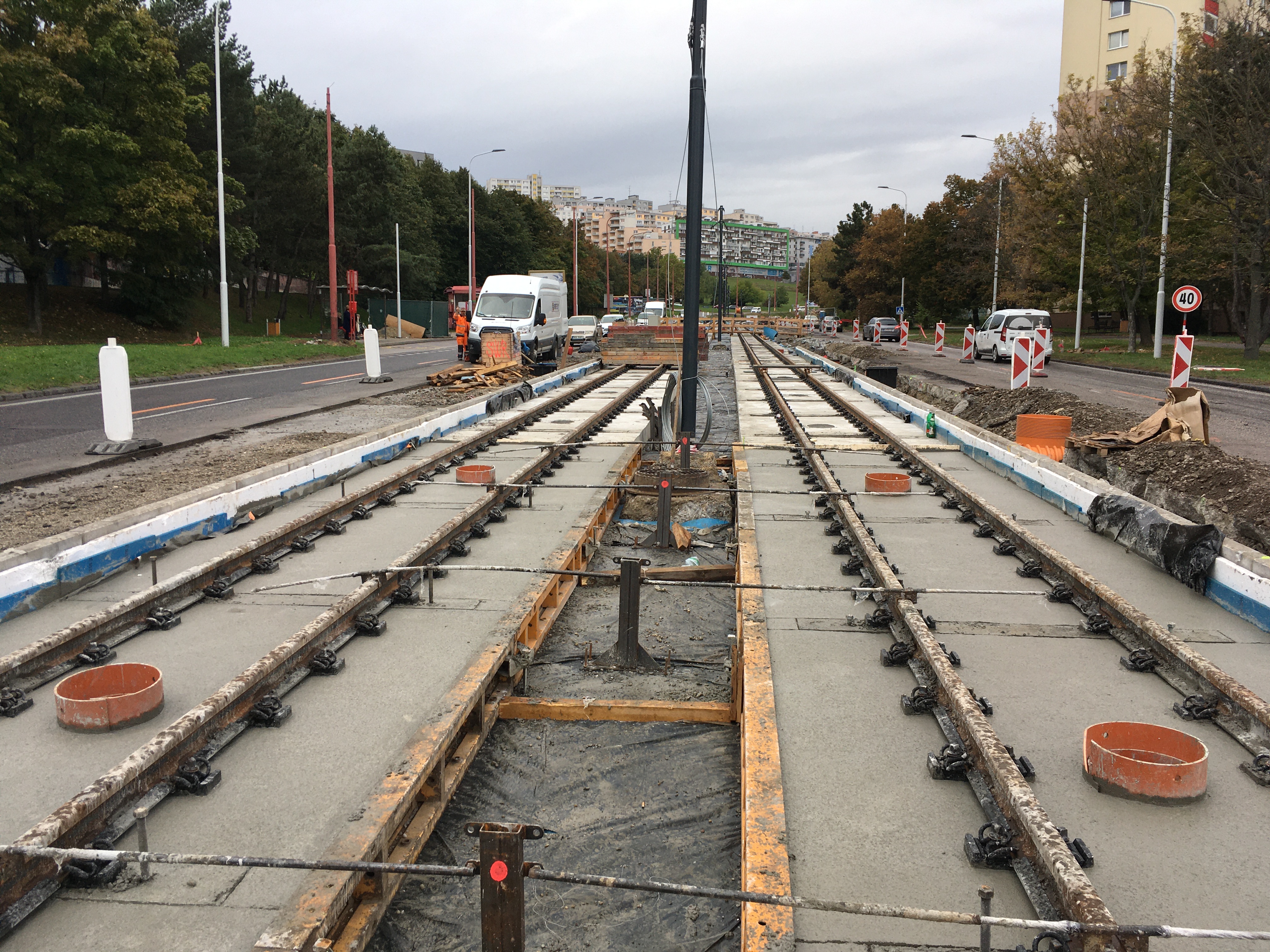 Tramvajová trať Dúbravsko – Karloveská radiála  - Spoorwegbouw