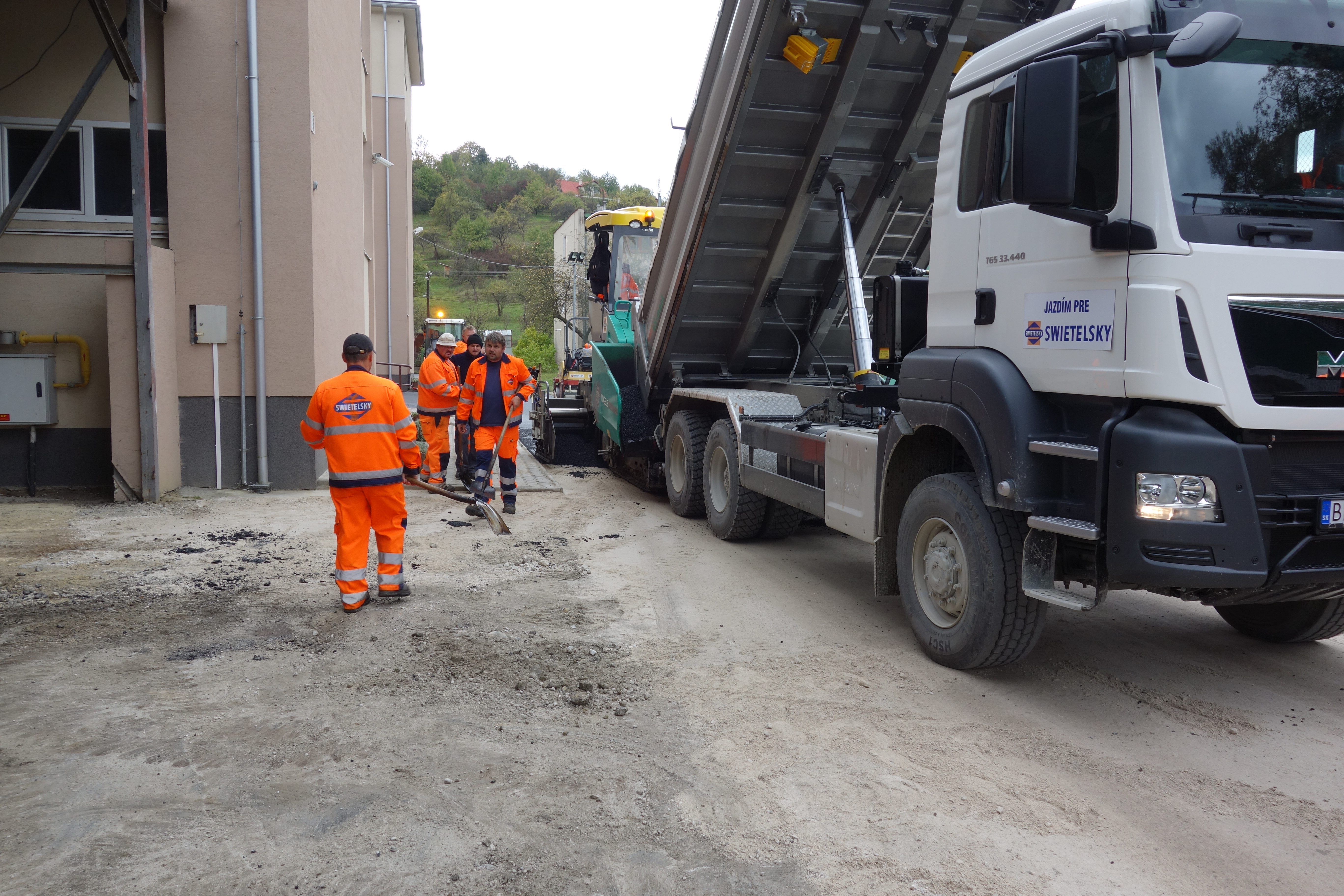 Rekonštrukcia miestnych komunikácii v obci Veľké Rovné - Wegen- en bruggenbouw